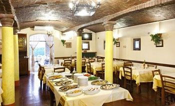 Hotel Gabarda Карпи Екстериор снимка